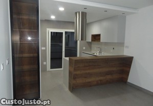 Moradia Geminada Nova