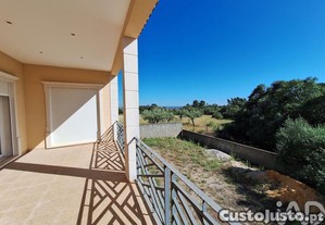 Moradia bi-familiar T4 em Além da Ribeira e Pedreira de 329 m²