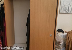 Guarda Roupa - semi novo