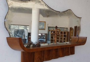Antigo e Invulgar Espelho em Antiga Barbearia, Arte Deco, Suporte com Prateleira em Nogueira