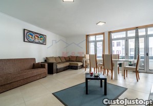 Apartamento T2,Boa Sala E Varandas Com Lugar De...