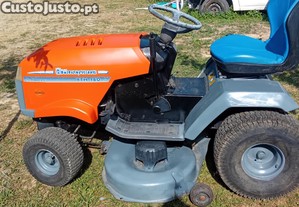 Tractor corta relva