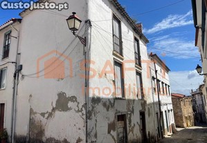 Prdio Para Recuperar No Centro De Torres Novas