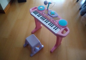 Piano para criança