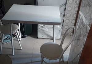 Mesa cozinha e cadeiras