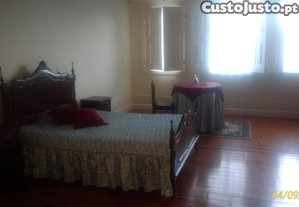 Quarto individual em andar com estudantes em Lamego
