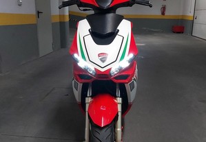 NECO 125 GPX decoração Ducati scooter 125