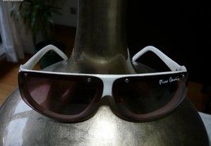 Óculos de sol - Senhora - "Pierre Cardin" - Usados