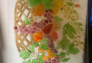 Painel de vidro martelado pintado artesanalmente com motivos policromáticos