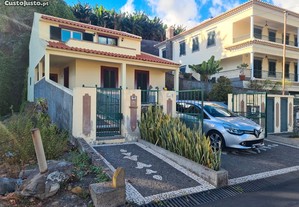 Moradia Isolada T2+1 Duplex Em So Martinho,Funchal, Ilha da Madeira, Funchal