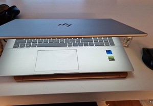 Portátil HP Envy 17-cr0004np novo mas com avaria na placa