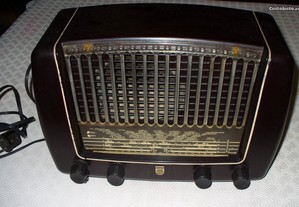 Radio antigo Philips model BX416A 50 - ano de 1952