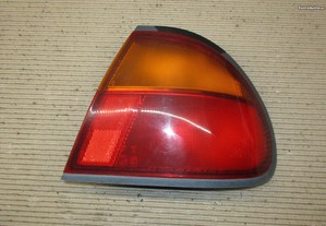 Farolim traseiro direito para Mazda 323 (1997)