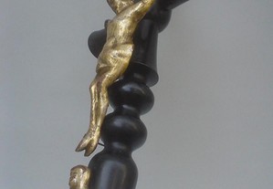 Crucifixo antigo - Figuras douradas