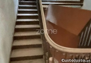 Prédio Com Vista Rio Na Zona Histórico Do Porto