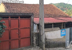 Armazém em Orgens de 110,00 m²