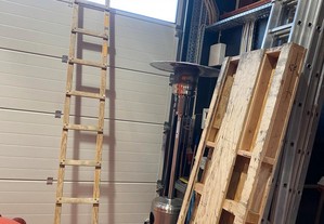 Escada de madeira 4M para telhado