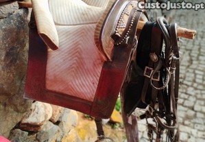 Sela de couro � Portuguesa para cavalo