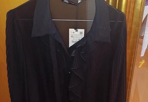 Blusa preta com plissado da Zara nova com etiqueta