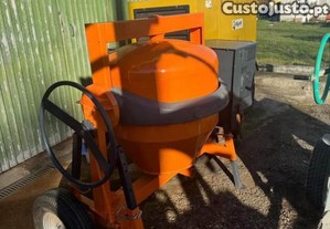 Betoneira altrad com motor Honda