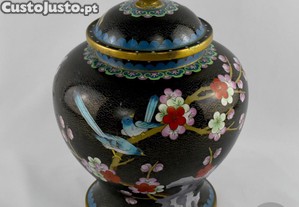 Pote com tampa em Cloisonn, decorado com flores de Amendoeira