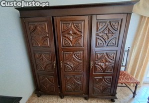 Quarto Casal Madeira Maci�a Torneada c/ 2 Mesas de Cabeceira + M�vel + Cama