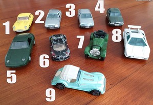 Miniaturas de Carros Antigos Diversos
