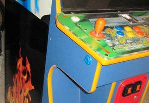 Máquina jogos Arcade com 680 jogos originais