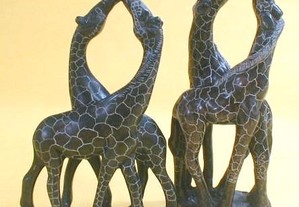 Girafa de pedra sabão 21x15x4,5cm