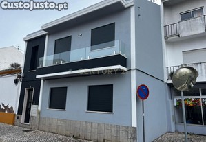 T3 Totalmente Remodelado no Centro de Almeirim