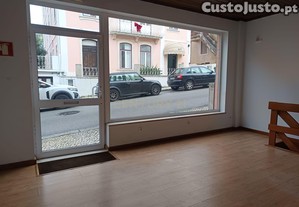 Loja comercial na Rua Antonio Jos� de Almeida em Celas, Coimbra