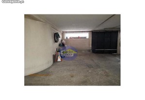 Lugar De Garagem Em Rio Meão