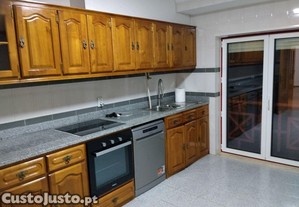 T3 com garagem sra dos rem�dios