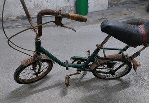 Bicicleta antiga vilar