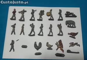 Figuras de chumbo antigas