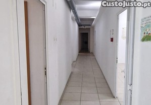 Armaz�m Perafita / Matosinhos - com 2 pisos