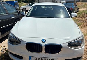 BMW 118 2.0 Diesel(Literalmente impecável)-Àutomático!