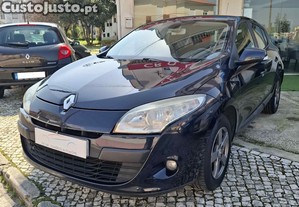 Renault Mégane III 1.6 -- 16V Dynamique - 20