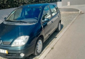 Renault Scénic 02