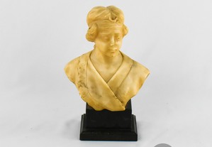 Escultura de Busto Feminino em Alabastro assinada A. Pascal