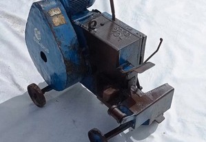 Máquina cortar ferro trifásica - Usado