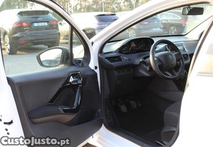 Peugeot 208 1.2 PureTech Access - 18
