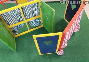 55 Janelas coloridas, com cortinas