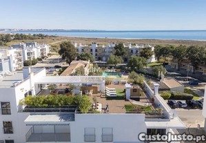 Cobertura Exclusiva No Meia Praia T3 Com Um Amplo Terra�o No �ltimo Piso E Vistas Deslumbrantes Para