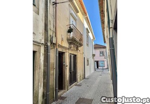 Pr�dio Para Restauro No Centro De Viana Do Castelo