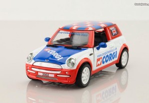 New Mini Cooper (BMW) Collector Club 2002 - CORGI - Esc. 1/32 - como NOVO