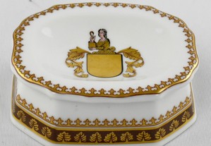 Saleiro em porcelana Porart decoração Escudo de Armas Meneses