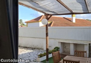 Apartamento em andar de moradia T2 (R/C) - Caeiros Mafra