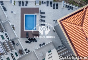 Condominio com piscina