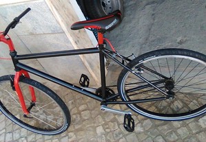 Bicicleta roda 26 "single speed"